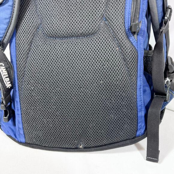 CamelBak Cloud Walker 18 Hydration Backpack No Bladder Used - Picture 7 of 13